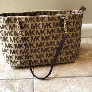 Michal Kors purse.
